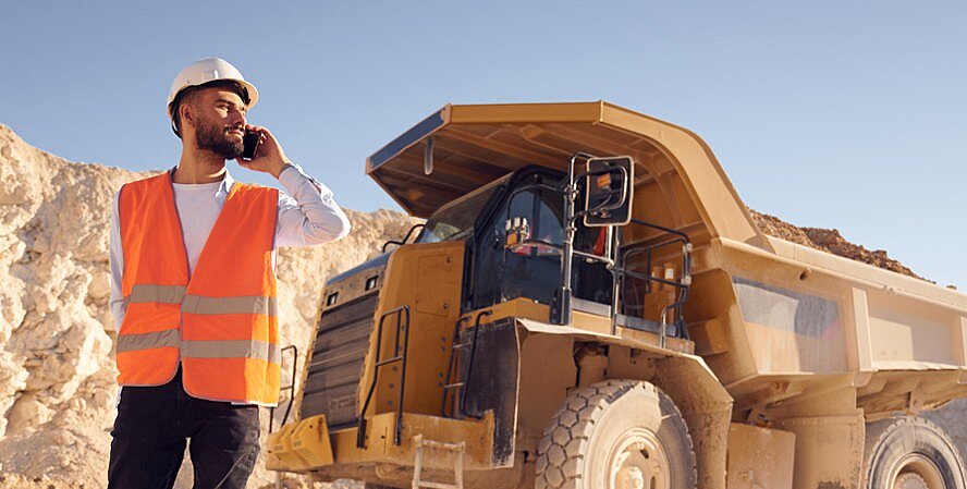 BAU UND BAUMASCHINEN